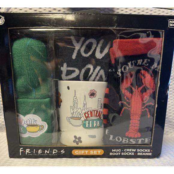 Other - Friends Central Perk Gift Set (Mug, Socks x 2, And Beanie) BRAND NEW